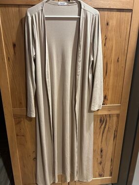 Eloise’s Long Open-Front Duster Cardigan in Beige